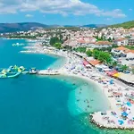 Amaris - With Sea View & Heated Swimming Pool At Ciovo Traù