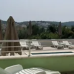 Appartamento Amaris - With Sea View & Heated Swimming Pool At Ciovo