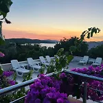 Amaris - With Sea View & Heated Swimming Pool At Ciovo Appartamento Traù
