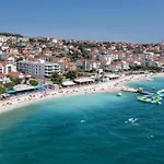 Appartamento Amaris - With Sea View & Heated Swimming Pool At Ciovo Traù