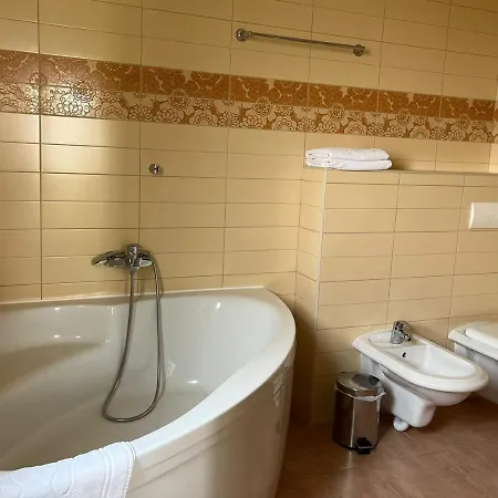 Amaris - With Sea View & Heated Swimming Pool At Ciovo *