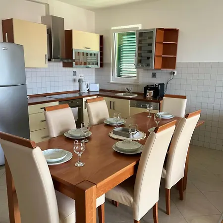 Apartment Amaris - With Sea View & Heated Swimming Pool At Ciovo *