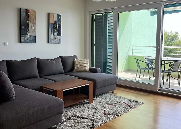 Apartamento Amaris - With Sea View & Heated Swimming Pool At Ciovo *