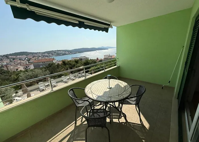 Apartamento Amaris - With Sea View & Heated Swimming Pool At Ciovo *