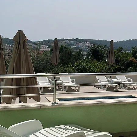 Lägenhet Amaris - With Sea View & Heated Swimming Pool At Ciovo
