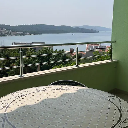 Amaris - With Sea View & Heated Swimming Pool At Ciovo * تروغير