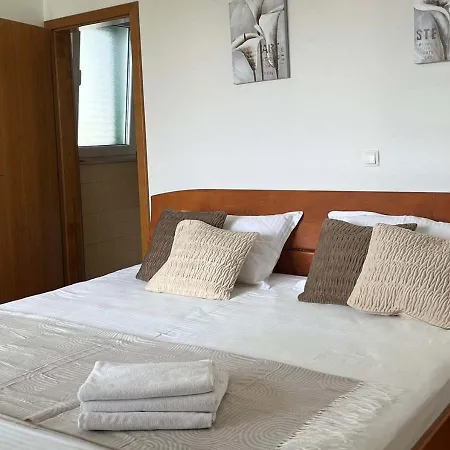 Amaris - With Sea View & Heated Swimming Pool At Ciovo