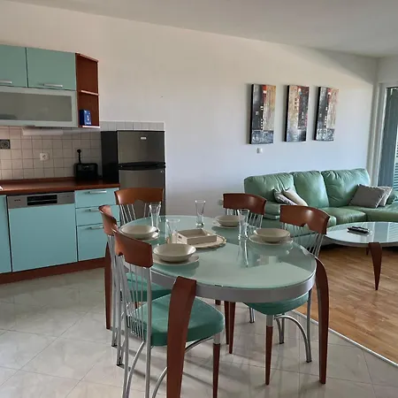 Amaris - With Sea View & Heated Swimming Pool At Ciovo تروغير