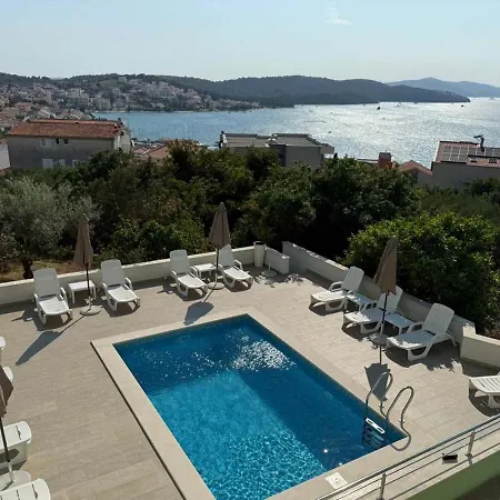 Apartment Amaris - With Sea View & Heated Swimming Pool At Ciovo