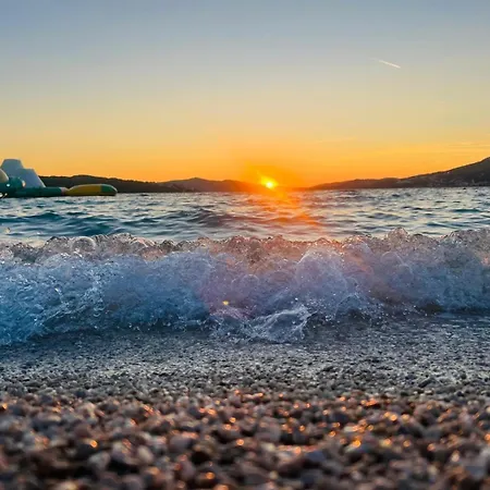 Amaris - With Sea View & Heated Swimming Pool At Ciovo