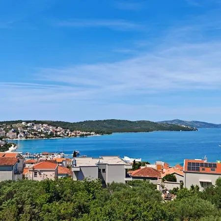 Apartment Amaris - With Sea View & Heated Swimming Pool At Ciovo
