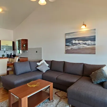Amaris - With Sea View & Heated Swimming Pool At Ciovo