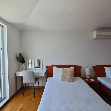 Amaris - With Sea View & Heated Swimming Pool At Ciovo Apartment Trogir