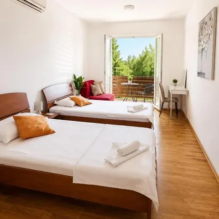 Amaris - With Sea View & Heated Swimming Pool At Ciovo * Trogir