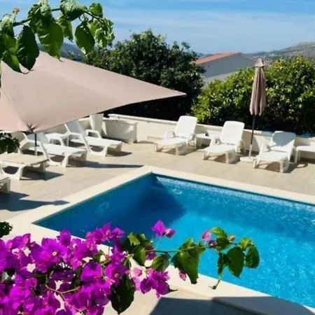 Amaris - With Sea View & Heated Swimming Pool At Ciovo * Trogir
