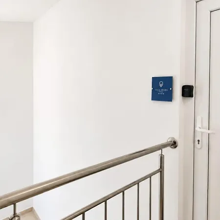 Amaris - With Sea View & Heated Swimming Pool At Ciovo Apartment *