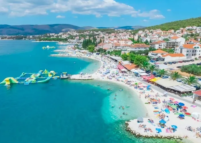Amaris - With Sea View & Heated Swimming Pool At Ciovo Τρογκίρ