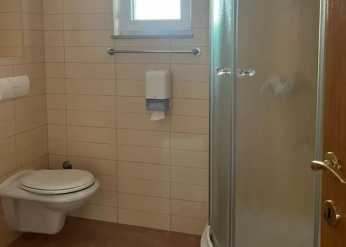 Apartment Amaris - With Sea View & Heated Swimming Pool At Ciovo Trogir