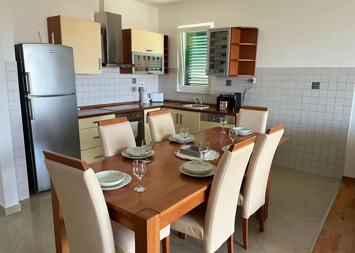 Apartment Amaris - With Sea View & Heated Swimming Pool At Ciovo *