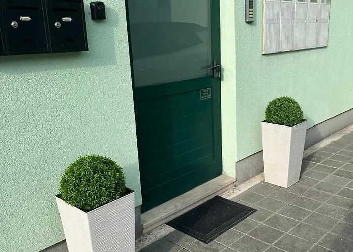 Apartment Amaris - With Sea View & Heated Swimming Pool At Ciovo