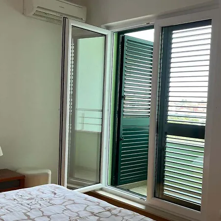 Amaris - With Sea View & Heated Swimming Pool At Ciovo * Trogir