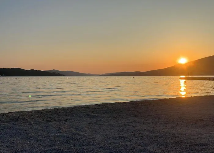 Amaris - With Sea View & Heated Swimming Pool At Ciovo