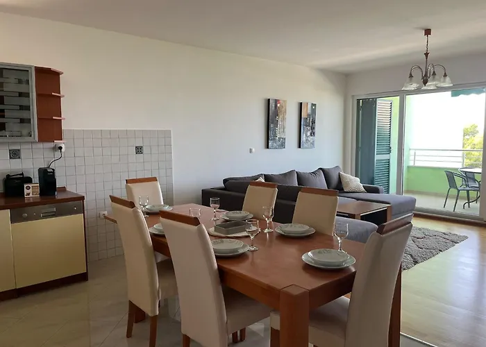 Amaris - With Sea View & Heated Swimming Pool At Ciovo *