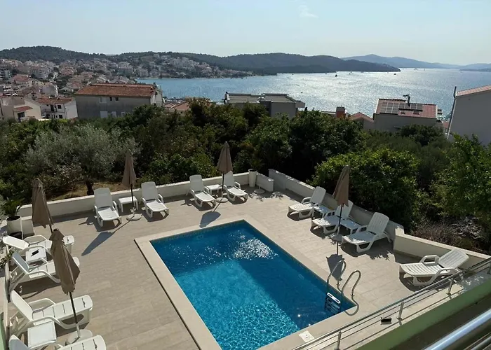 Appartement Amaris - With Sea View & Heated Swimming Pool At Ciovo