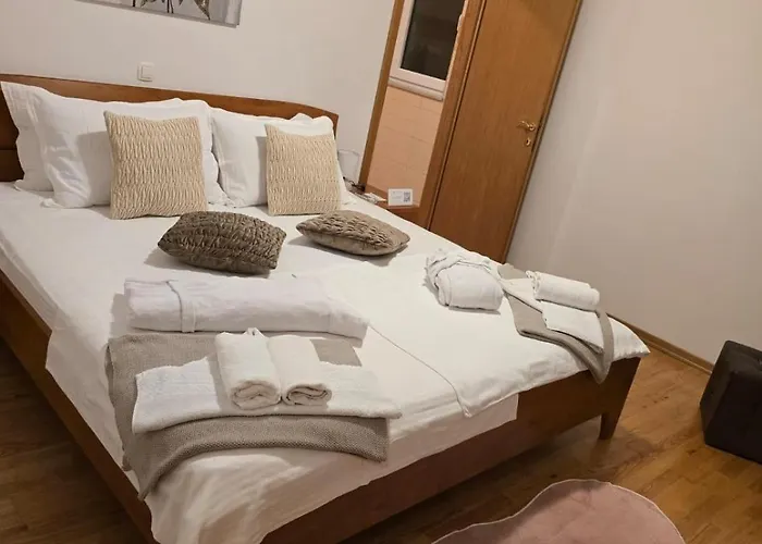 Appartement Amaris - With Sea View & Heated Swimming Pool At Ciovo